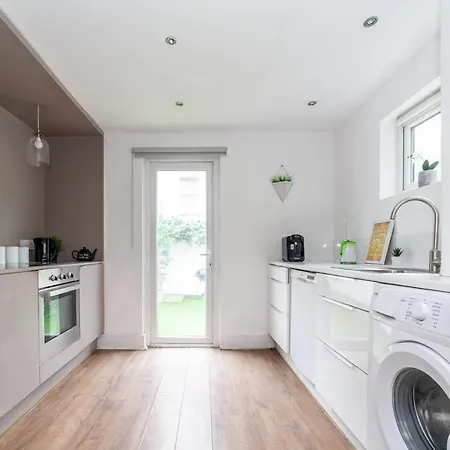 The Orange Garden 2 Bed Serviced Apartment Near Notting Hill Portobello Market London Exterior photo