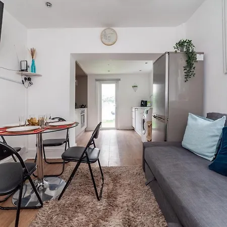 The Orange Garden 2 Bed Serviced Apartment Near Notting Hill Portobello Market London Exterior photo
